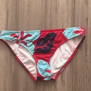 Large hibiscus bikini‎ bottoms